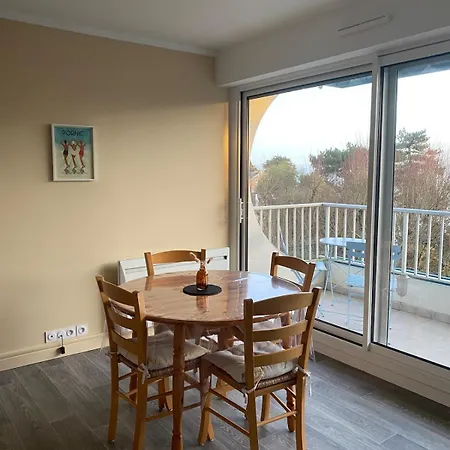 Avec Terrasse Vue A *